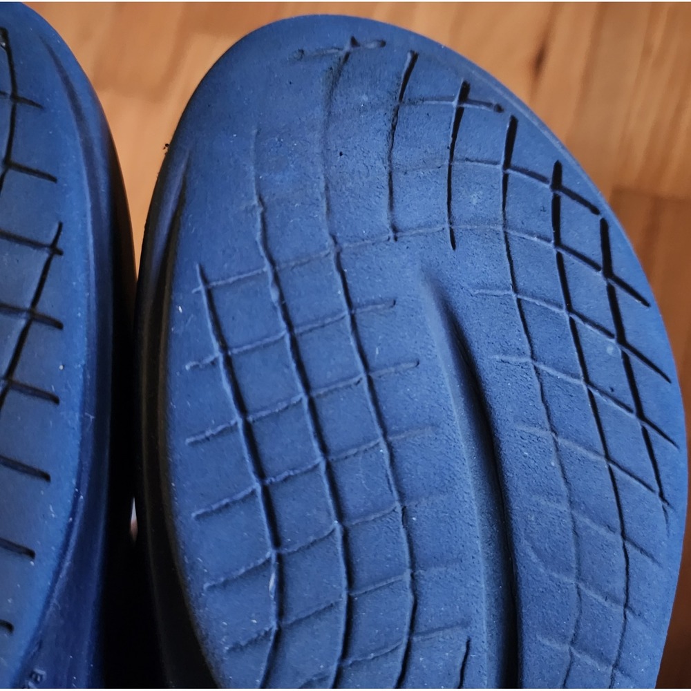 OOFOS Women's Blue Oofoam Thong Sandals Flip Flops Comfort Recovery Wms 10 Men 8 - Picture 10 of 12